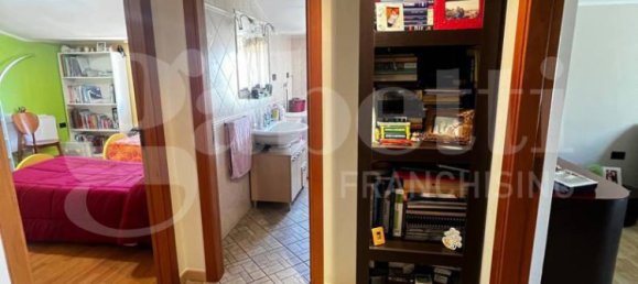 Квартира с 3 комнатами в Корильяно Калабро, Италия № 263638 8