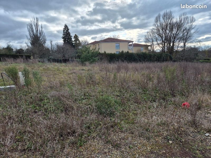 436m² Land in Angouleme, France No. 98622