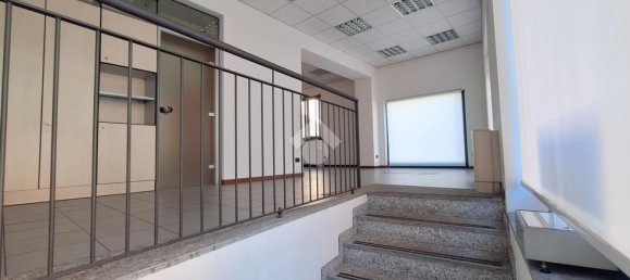 168m² Commercial property in Como, Italy No. 333723 7