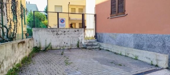 168m² Commercial property in Como, Italy No. 333723 2