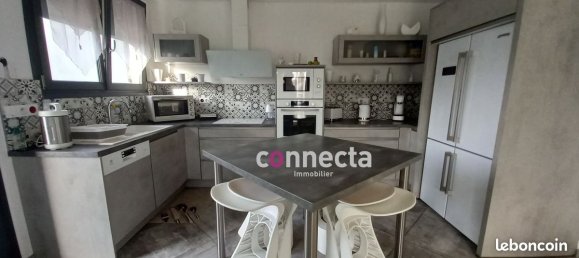 6 bedrooms House in Blois, France No. 79137 4