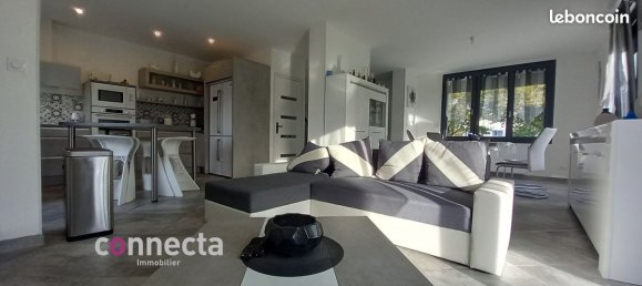 6 bedrooms House in Blois, France No. 79137 2