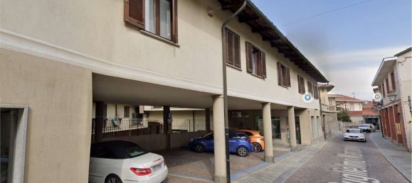 3 rooms Apartment in Chieri, Italy No. 212063 3