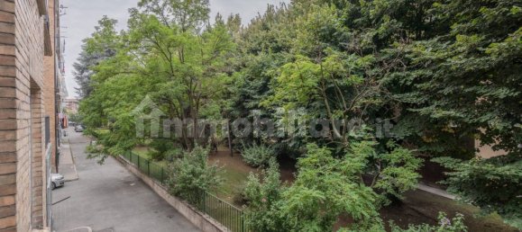 2 bedrooms Apartment in Turin, Italy No. 365133 25