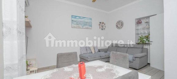 2 bedrooms Apartment in Turin, Italy No. 365133 8