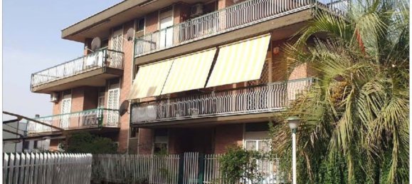 Квартира с 4 комнатами в Рим, Италия № 194530 4