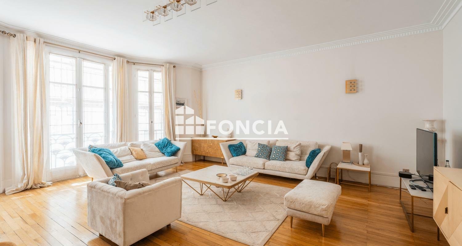 Квартира с 4 спальнями в Париж, Франция № 336981