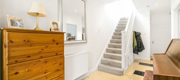 5 bedrooms House in Cockfosters, United Kingdom No. 6636 3