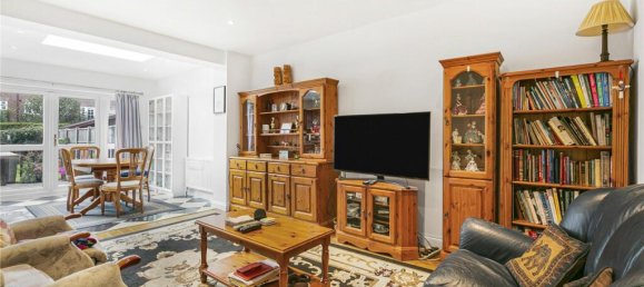 5 bedrooms House in Cockfosters, United Kingdom No. 6636 7