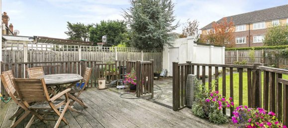 5 bedrooms House in Cockfosters, United Kingdom No. 6636 22