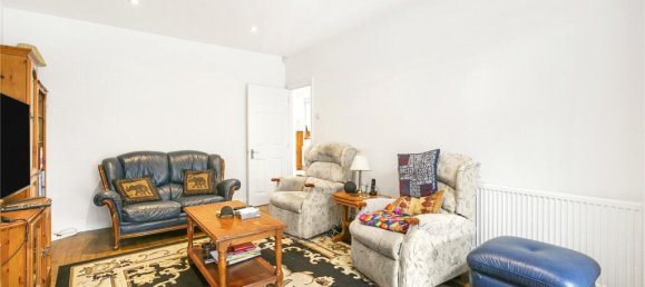 5 bedrooms House in Cockfosters, United Kingdom No. 6636 6