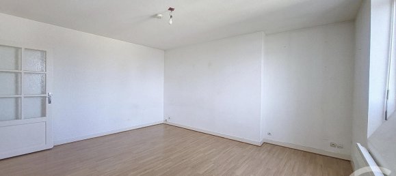 1 bedroom Apartment in Chartres, France No. 69753 2