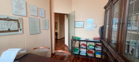 Escritório T3 em Venice, Italy N.º 173140 8