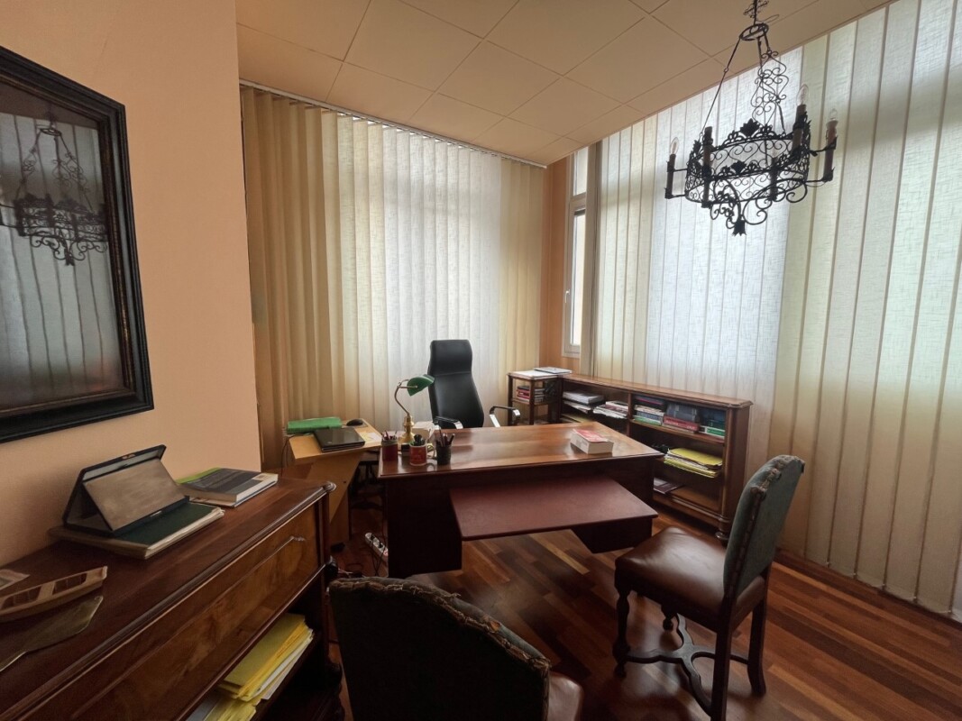 Escritório T3 em Venice, Italy N.º 173140