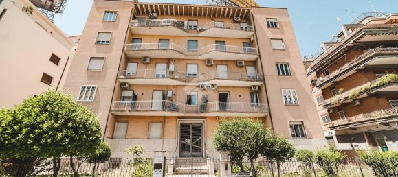 3 bedrooms Apartment in Rome, Italy No. 318814 32