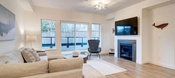 2 bedrooms Condo in British Columbia, Canada No. 1336 10