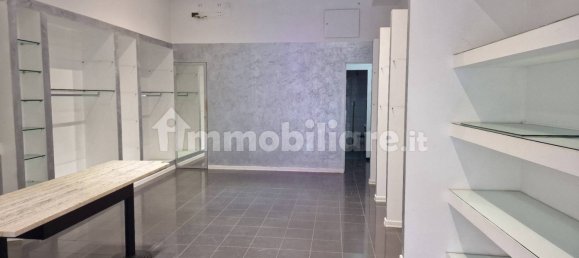 2-Zimmer Gewerbliche Immobilie in Terni, Italy, Nr. 63902 4