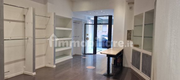 2-Zimmer Gewerbliche Immobilie in Terni, Italy, Nr. 63902 10