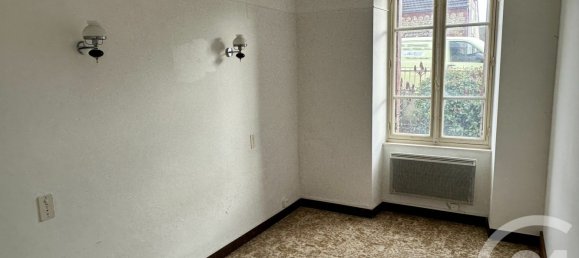 1 bedroom House in Chateaumeillant, France No. 80564 3