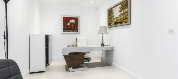 6 bedrooms House in Hadley Wood, United Kingdom No. 6570 45