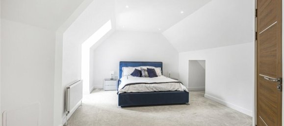 6 bedrooms House in Hadley Wood, United Kingdom No. 6570 30