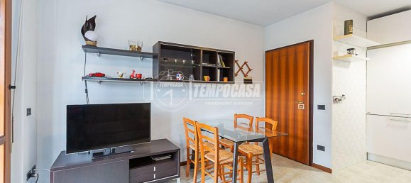 2 rooms Apartment in Brescia, Italy No. 15283 14
