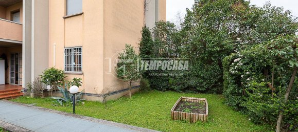 2 rooms Apartment in Brescia, Italy No. 15283 6
