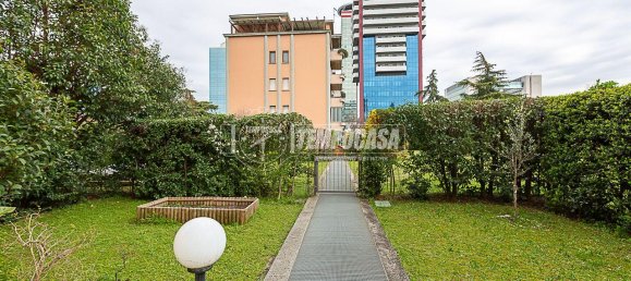 2 rooms Apartment in Brescia, Italy No. 15283 5