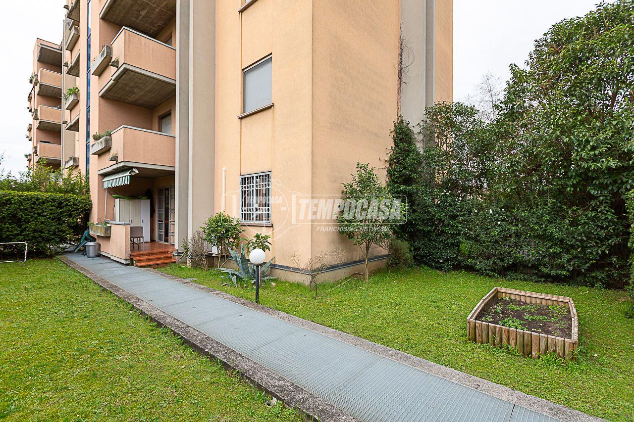 2 rooms Apartment in Brescia, Italy No. 15283