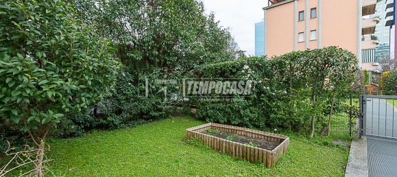 2 rooms Apartment in Brescia, Italy No. 15283 4