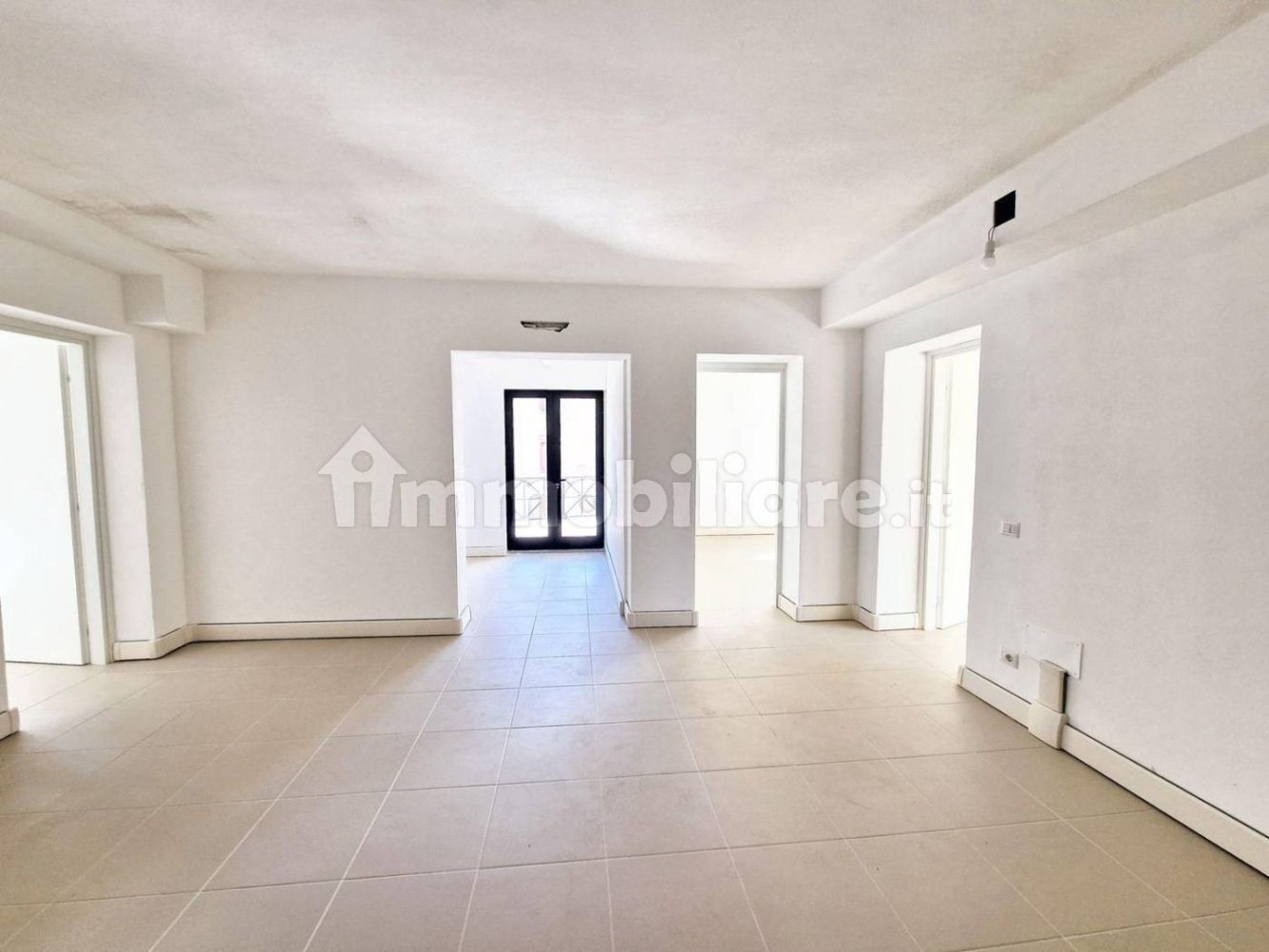 41m² Office in Olbia, Italy No. 315136