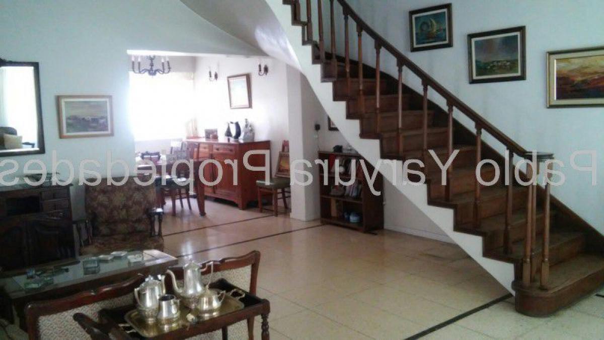 4 bedrooms House in Tres de Febrero, Argentina No. 62683