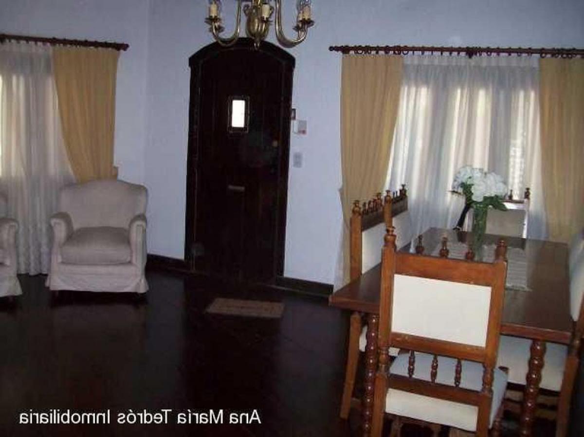 3 bedrooms House in Mar del Plata, Argentina No. 84186