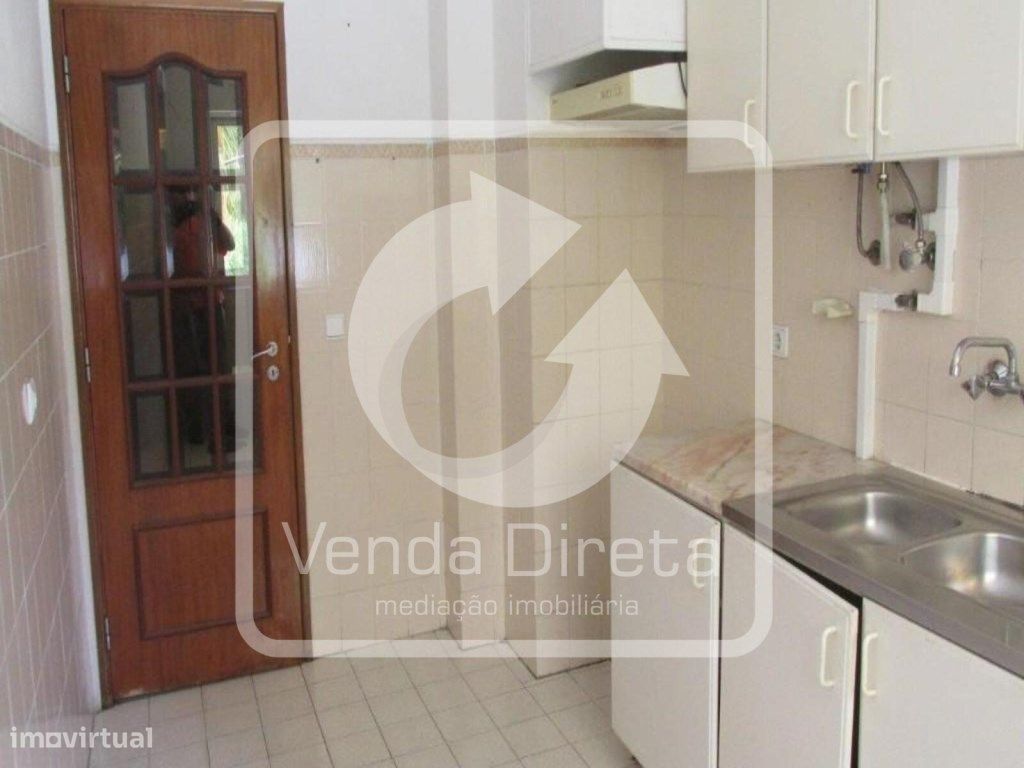 3 bedrooms Apartment in Quelfes, Portugal No. 214375