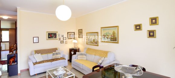 3 rooms Apartment in Erba, Italy No. 305452 7