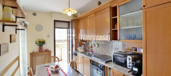 3 rooms Apartment in Erba, Italy No. 305452 3