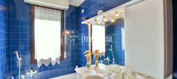 3 rooms Apartment in Erba, Italy No. 305452 14