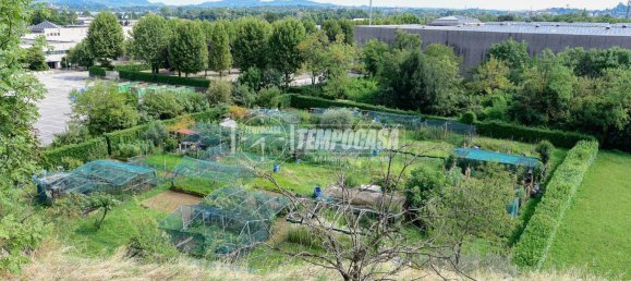 3 rooms Apartment in Erba, Italy No. 305452 18