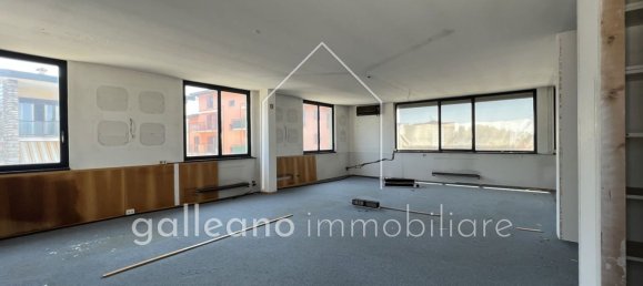 Edifício em Erba, Italy 1291 m² N.º 87342 31