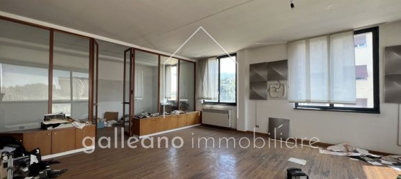 Edifício em Erba, Italy 1291 m² N.º 87342 23