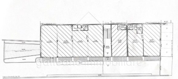 Edifício em Erba, Italy 1291 m² N.º 87342 42