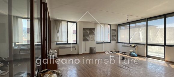 Edifício em Erba, Italy 1291 m² N.º 87342 10