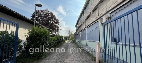 Edifício em Erba, Italy 1291 m² N.º 87342 33