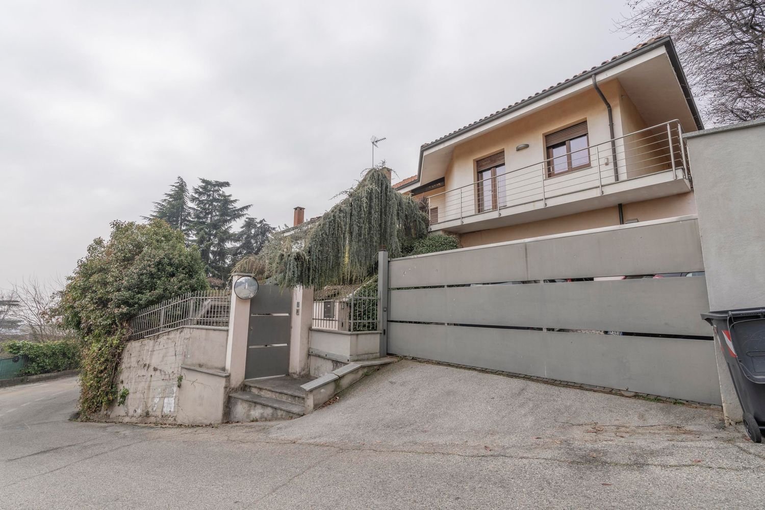 7 rooms Villa in Moncalieri, Italy No. 150199