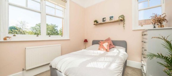 5 bedrooms House in Surbiton, United Kingdom No. 10206 13