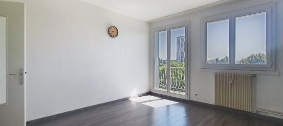 3 bedrooms Apartment in Saint-Genis-Laval, France No. 341126 3