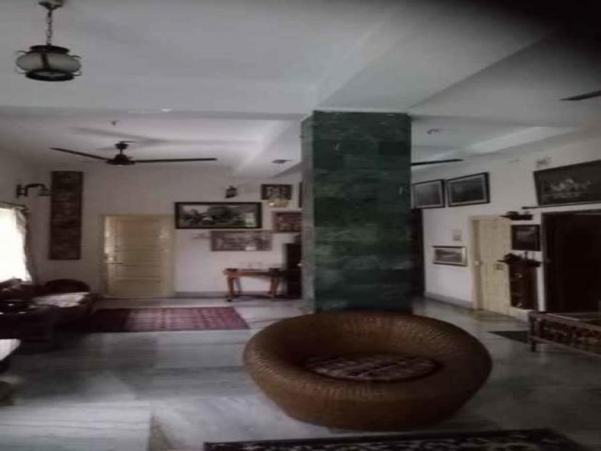 7 bedrooms House in Kolkata, India No. 3176