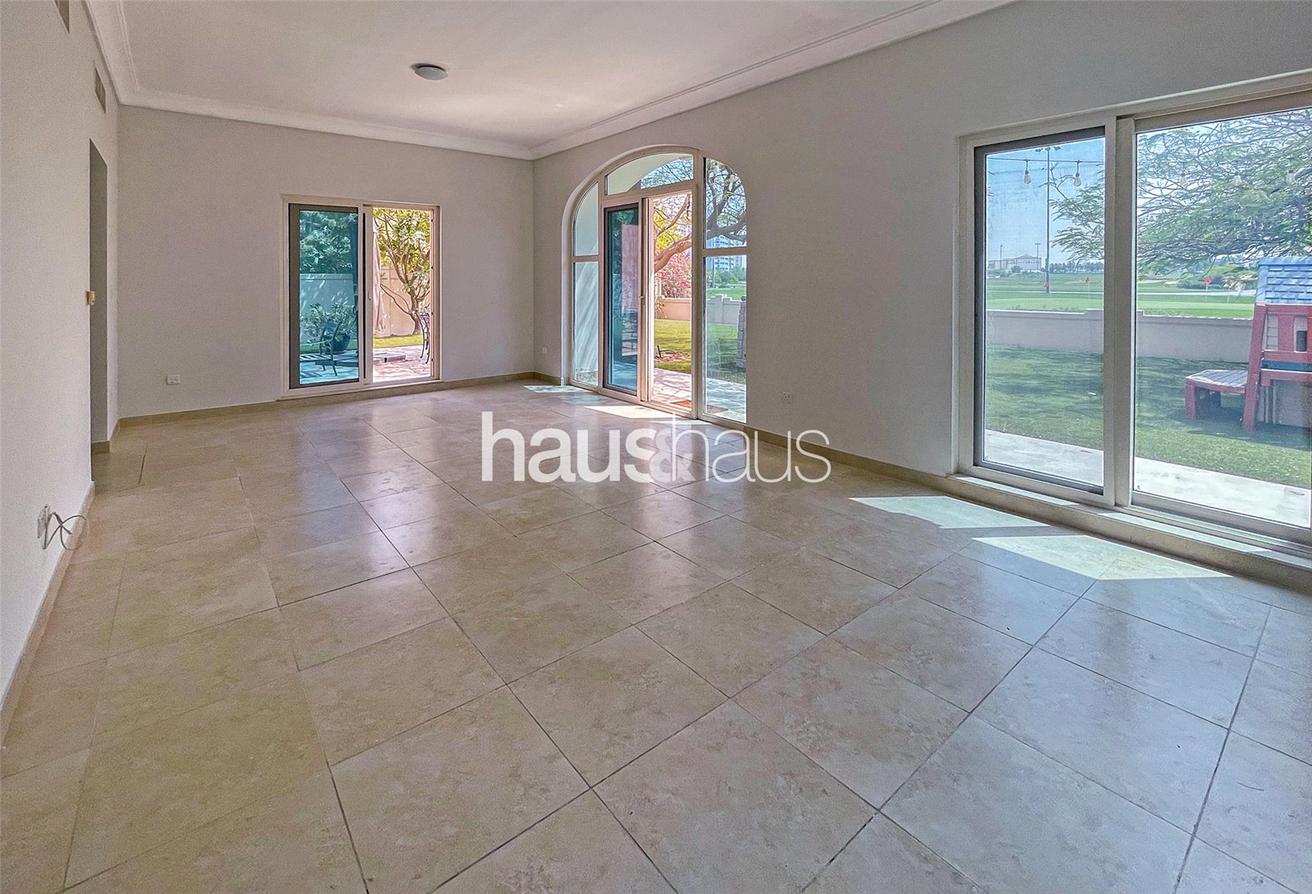 4 chambres Villa à Dubai Sports City, UAE No. 100207