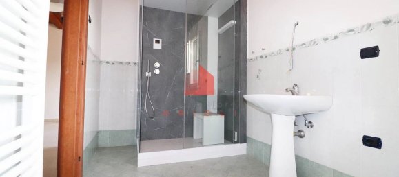 Casa de 3 divisões em Ostiglia, Italy N.º 167450 9