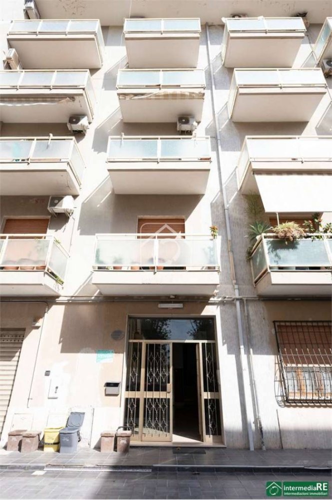 Квартира с 3 спальнями в Реджо Калабрия, Италия № 273498